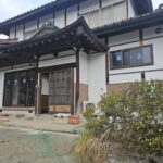 窓を断熱性のよい小さい窓に入替て、壁を増やして耐震性を向上